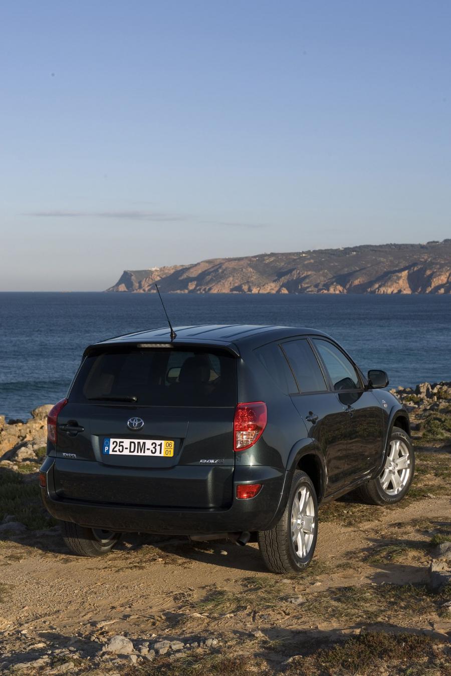  Toyota RAV4 2005 года  (фото 112 из 172)